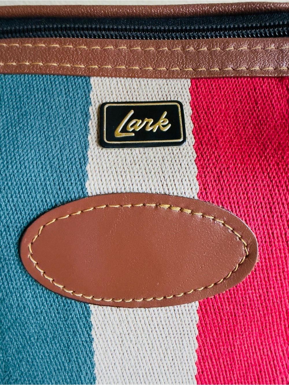 Vintage Lark Travel Purse Carry On Bag Leather Double Handles Shoulder Strap - Picture 4 of 16